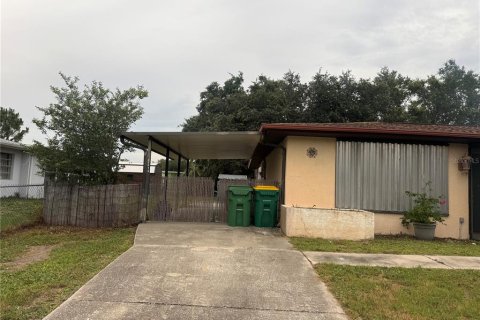 House in Port Charlotte, Florida 2 bedrooms, 110.65 sq.m. № 2113650