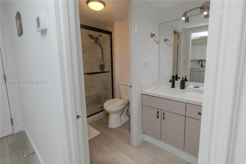 Condo in Miami Beach, Florida  № 2254052 - photo 14