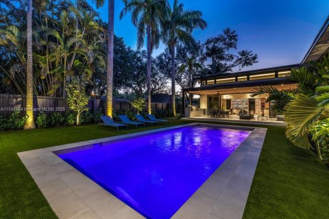 House in Biscayne Park, Florida 6 bedrooms, 451.6 sq.m. № 1728060 - photo 28