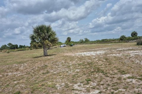 Terreno en venta en Okeechobee, Florida № 1598122 - foto 6