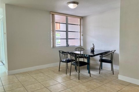 Copropriété à vendre à Dunedin, Floride: 2 chambres, 123.56 m2 № 2101730 - photo 10