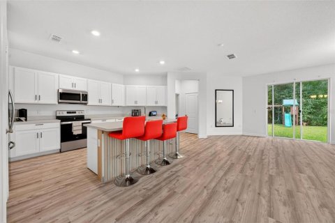 Villa ou maison à vendre à Clermont, Floride: 4 chambres, 184.23 m2 № 2342364 - photo 5