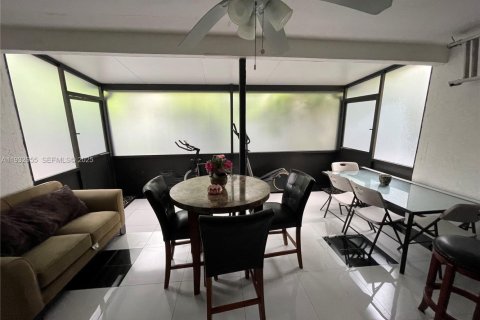 House in Boca Raton, Florida 4 bedrooms, 188.22 sq.m. № 1992522 - photo 3