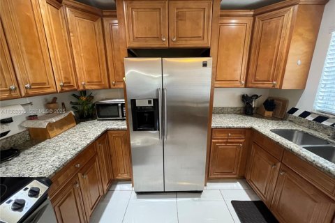 House in Boca Raton, Florida 4 bedrooms, 188.22 sq.m. № 1992522 - photo 6