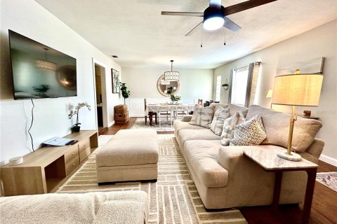 Villa ou maison à louer à Longwood, Floride: 3 chambres, 107.77 m2 № 2136030 - photo 3