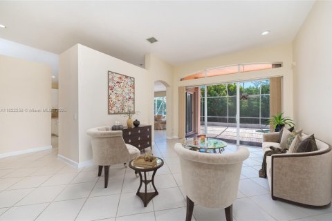House in Pembroke Pines, Florida 5 bedrooms, 261.98 sq.m. № 1787257 - photo 6