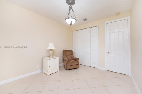 House in Pembroke Pines, Florida 5 bedrooms, 261.98 sq.m. № 1787257 - photo 23