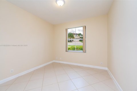 House in Pembroke Pines, Florida 5 bedrooms, 261.98 sq.m. № 1787257 - photo 24