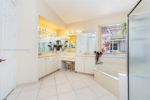 House in Pembroke Pines, Florida 5 bedrooms, 261.98 sq.m. № 1787257 - photo 20