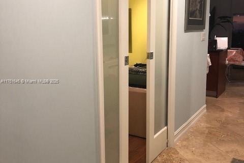 Condo in Hallandale Beach, Florida, 2 bedrooms  № 1865441 - photo 14
