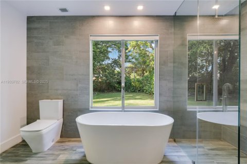 Villa ou maison à vendre à El Portal, Floride: 3 chambres, 114.27 m2 № 1992126 - photo 19