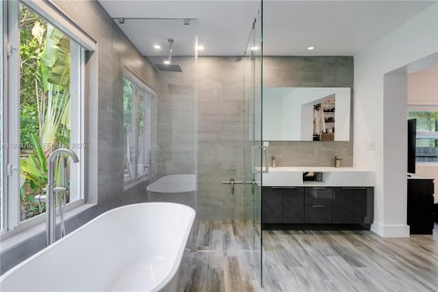 Villa ou maison à vendre à El Portal, Floride: 3 chambres, 114.27 m2 № 1992126 - photo 21