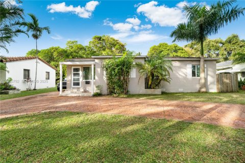 Villa ou maison à vendre à El Portal, Floride: 3 chambres, 114.27 m2 № 1992126 - photo 3