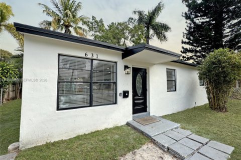 House in Hollywood, Florida 2 bedrooms, 94.76 sq.m. № 2000817 - photo 16