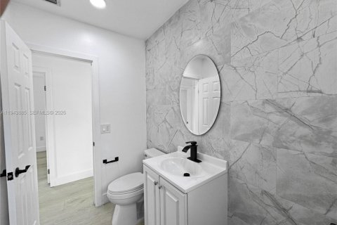 House in Hollywood, Florida 2 bedrooms, 94.76 sq.m. № 2000817 - photo 11