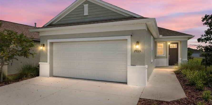 House in Ocala, Florida 2 bedrooms, 124.86 sq.m. № 1907436