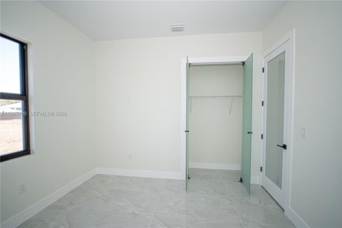 House in Lehigh Acres, Florida 4 bedrooms, 167.22 sq.m. № 2080722 - photo 28