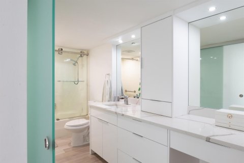 Copropriété à vendre à West Palm Beach, Floride: 2 chambres, 112.04 m2 № 2246283 - photo 19