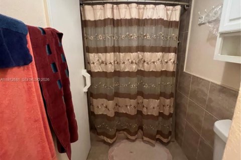 House in Tamarac, Florida 2 bedrooms, 149.57 sq.m. № 2032942 - photo 18