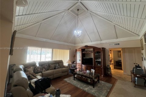 House in Tamarac, Florida 2 bedrooms, 149.57 sq.m. № 2032942 - photo 6