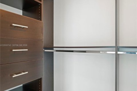 Condo in Miami, Florida, 2 bedrooms  № 2065066 - photo 12