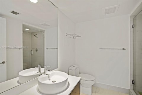 Condo in Miami, Florida, 2 bedrooms  № 2065066 - photo 15