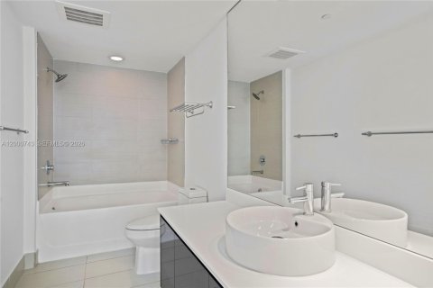 Condo in Miami, Florida, 2 bedrooms  № 2065066 - photo 9