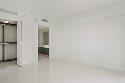 Condo in Miami, Florida, 2 bedrooms  № 2065066 - photo 24