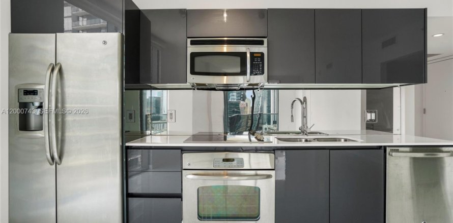 Condo in Miami, Florida, 2 bedrooms  № 2065066