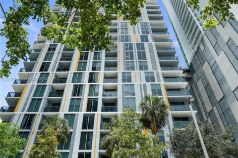 Condo in Miami, Florida, 2 bedrooms  № 2065066 - photo 28