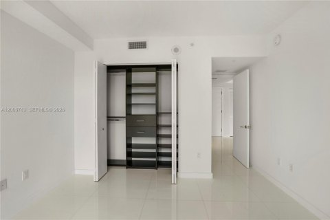 Condo in Miami, Florida, 2 bedrooms  № 2065066 - photo 13
