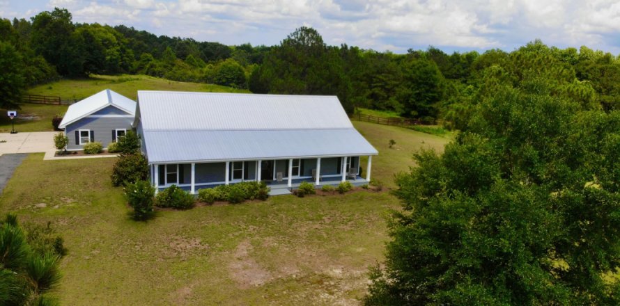 House in De Funiak Springs, Florida 4 bedrooms, 257.53 sq.m. № 562522