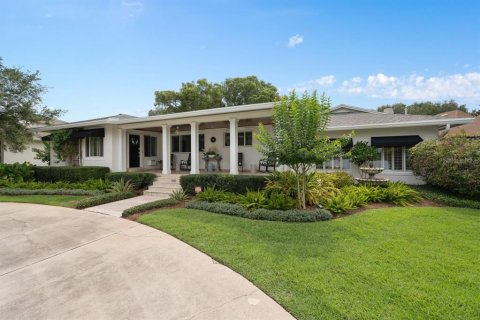 House in Orlando, Florida 4 bedrooms, 306.3 sq.m. № 1749568 - photo 3