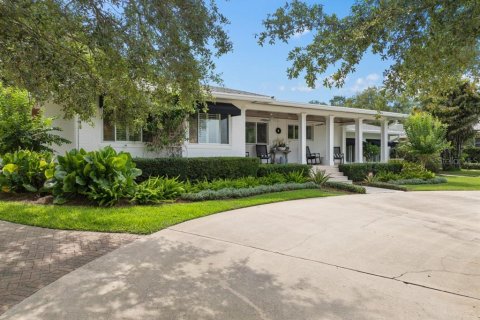 House in Orlando, Florida 4 bedrooms, 306.3 sq.m. № 1749568 - photo 1