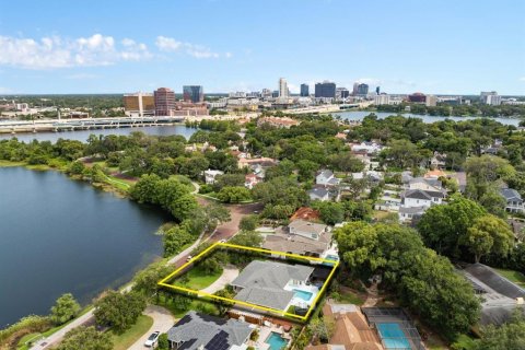House in Orlando, Florida 4 bedrooms, 306.3 sq.m. № 1749568 - photo 6