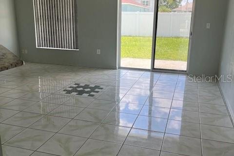 Снять в аренду виллу или дом в Киссимми, Флорида 3 комнаты, 107.12м2, № 1879833 - фото 4