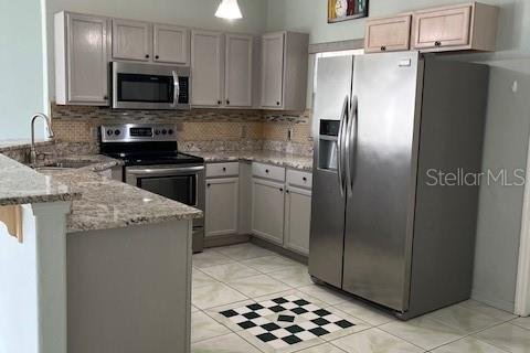 Снять в аренду виллу или дом в Киссимми, Флорида 3 комнаты, 107.12м2, № 1879833 - фото 11