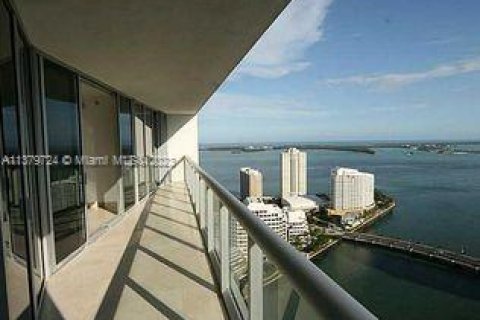 Кондоминиум с 2 спальнями в Майами, Флорида № 2037739