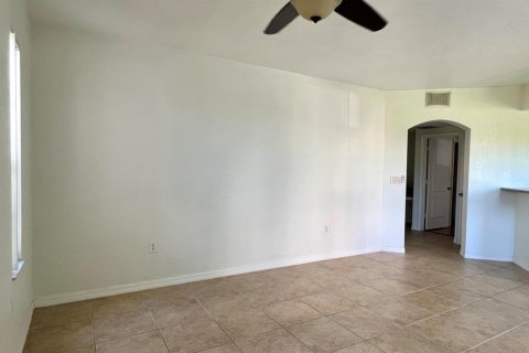 Condo in Port St. Lucie, Florida, 2 bedrooms № 2083587 - photo 5