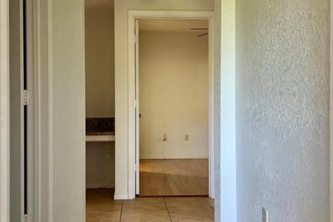 Condo in Port St. Lucie, Florida, 2 bedrooms № 2083587 - photo 14