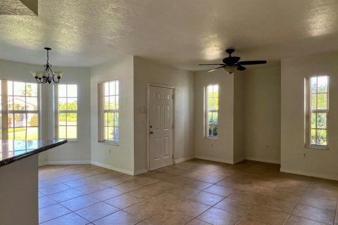 Condo in Port St. Lucie, Florida, 2 bedrooms № 2083587 - photo 7
