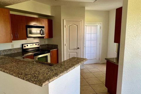 Condo in Port St. Lucie, Florida, 2 bedrooms № 2083587 - photo 3