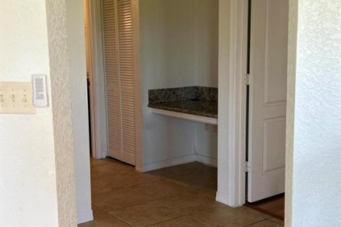 Condo in Port St. Lucie, Florida, 2 bedrooms № 2083587 - photo 11