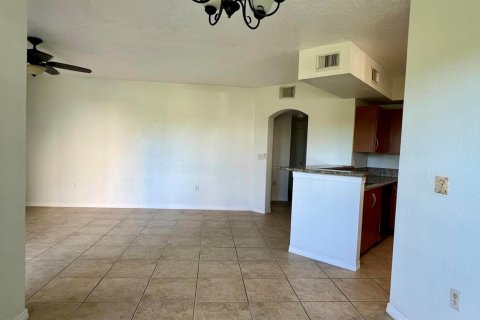 Condo in Port St. Lucie, Florida, 2 bedrooms № 2083587 - photo 6