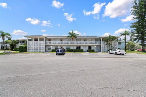Condo in Delray Beach, Florida, 2 bedrooms  № 2242526 - photo 3