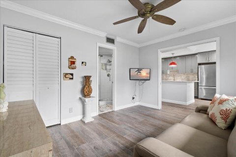 Condo in Delray Beach, Florida, 2 bedrooms  № 2242526 - photo 13