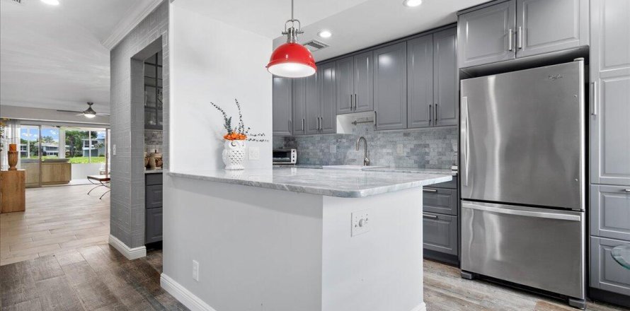 Condo in Delray Beach, Florida, 2 bedrooms  № 2242526