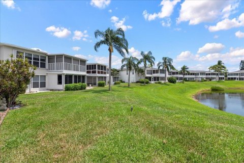 Condo in Delray Beach, Florida, 2 bedrooms  № 2242526 - photo 5