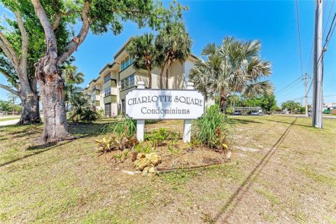 Condominio en venta en Port Charlotte, Florida, 2 dormitorios, 85.38 m2 № 1413104 - foto 3