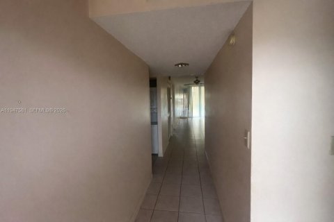 Condominio en venta en Miami Gardens, Florida, 2 dormitorios, 104.24 m2 № 2005042 - foto 15